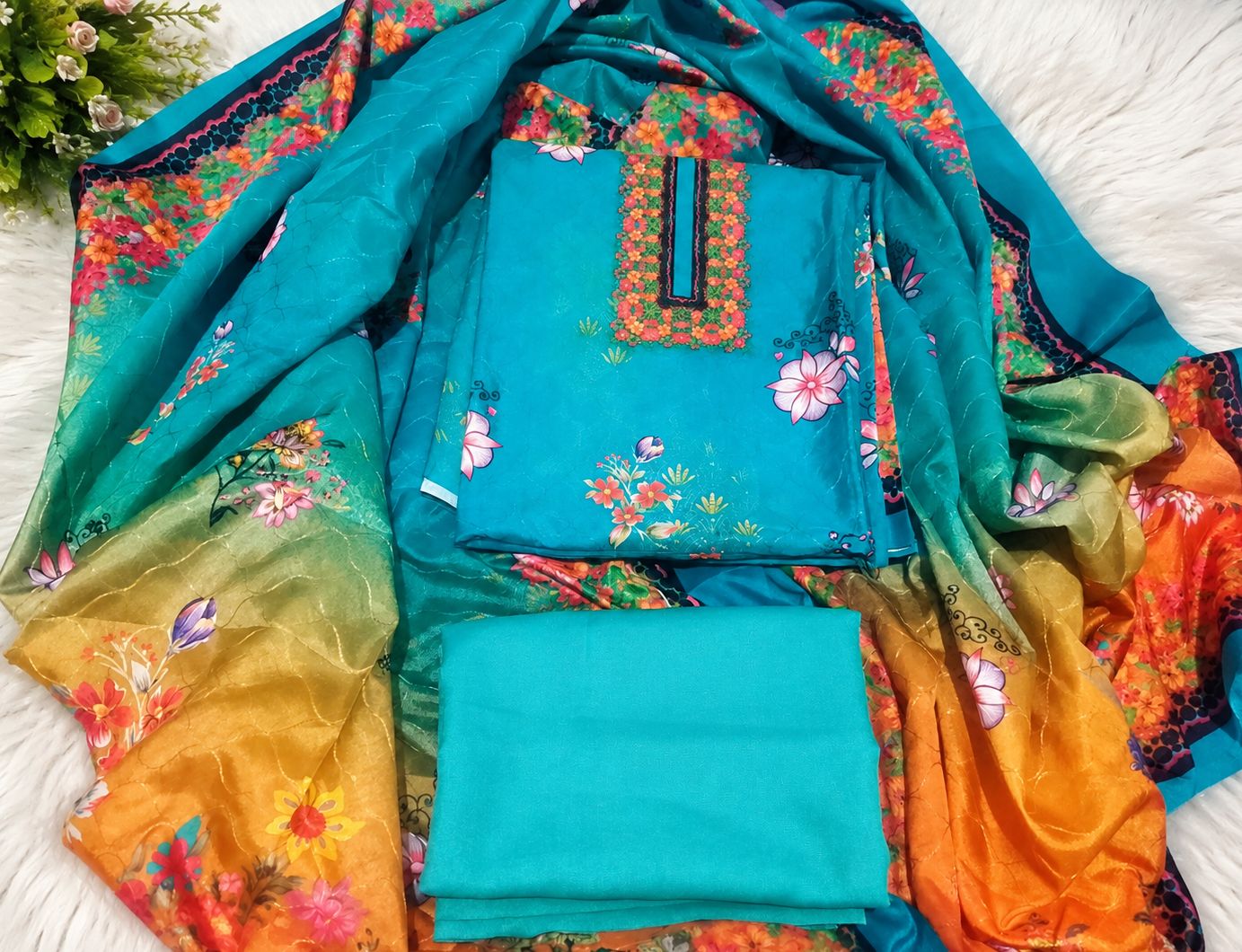 লেডিস সুন্দর সুন্দর পোশাক